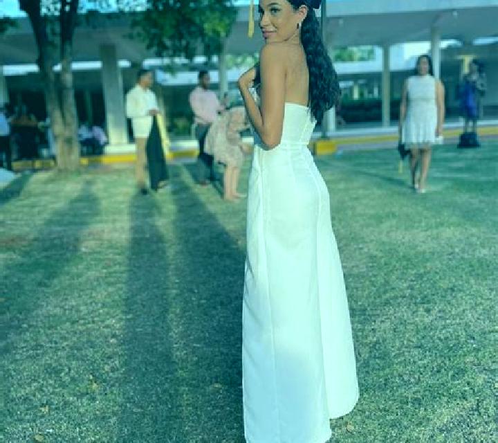 Alba, 21 — Escort en Botigues, Filipinas
