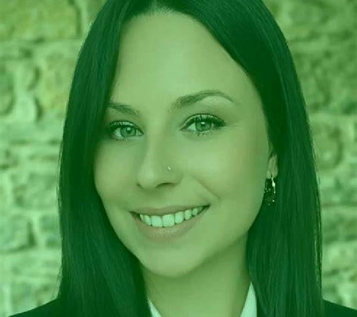 Alba, 21 — Escort en Ligny-le-Chatel, Francia