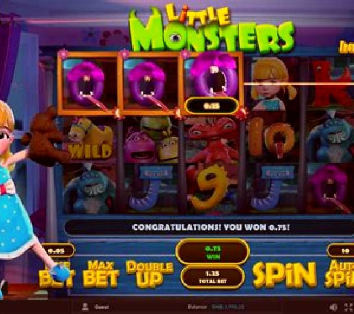 Andrea, 21, acompañante rubia platino de ojos oscuros y etnia europea basada en Sato. Ofrece Chica de fiesta, Juego de roles, 69. Disponible en domicilio y v...