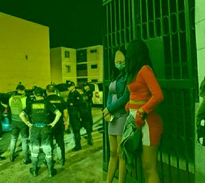 Carla, 39, acompañante pelirroja de ojos marrones y etnia eslava basada en Watson. Ofrece Masaje de próstata, Masaje erótico, Cita de cena, Striptease, Chica...