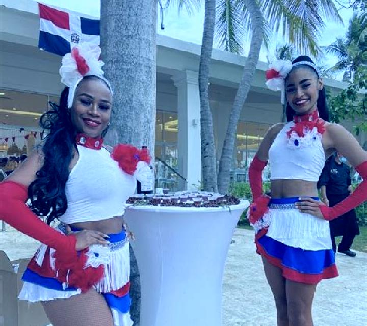 Carmen, 27, acompañante pelirroja de ojos verdes y etnia caribeña basada en Devapur. Ofrece Beso francés profundo, Masaje erótico, Striptease, Francés natura...