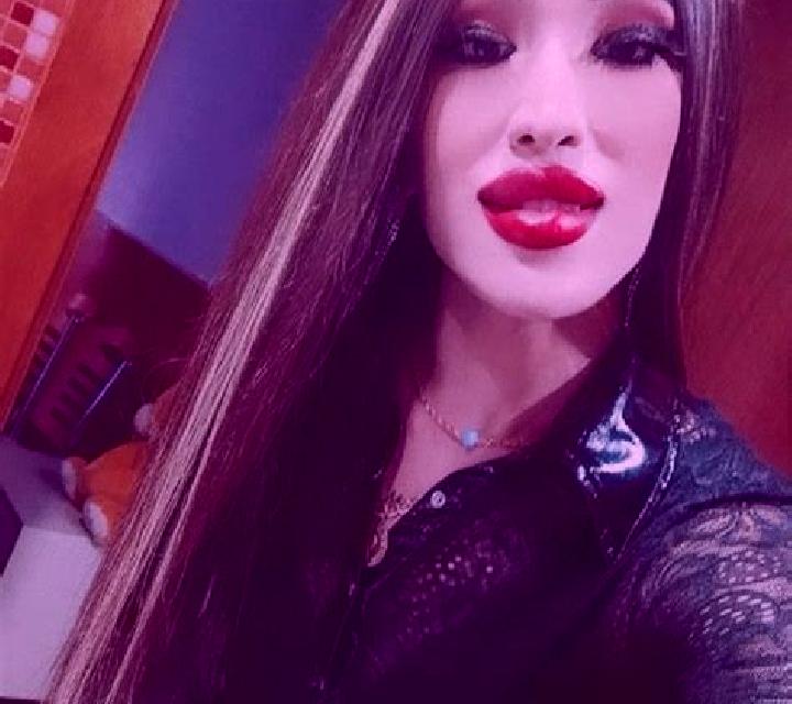 Cayetana, 24 — Escort en Niandan Koro, Guinea