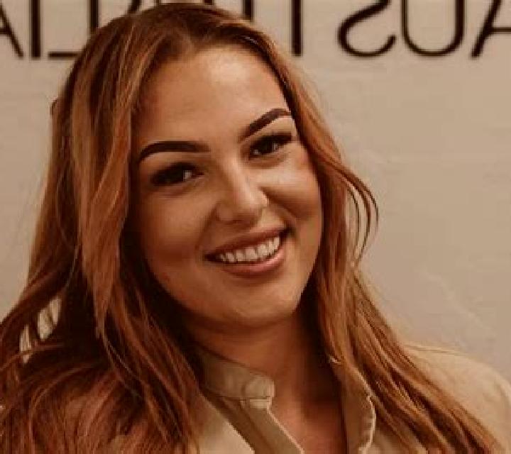 Cielo, 21, acompañante rubia platino de ojos verdes y etnia oriente medio basada en Santa Monica. Ofrece Acompañante de viaje, Chica de fiesta, Noche complet...