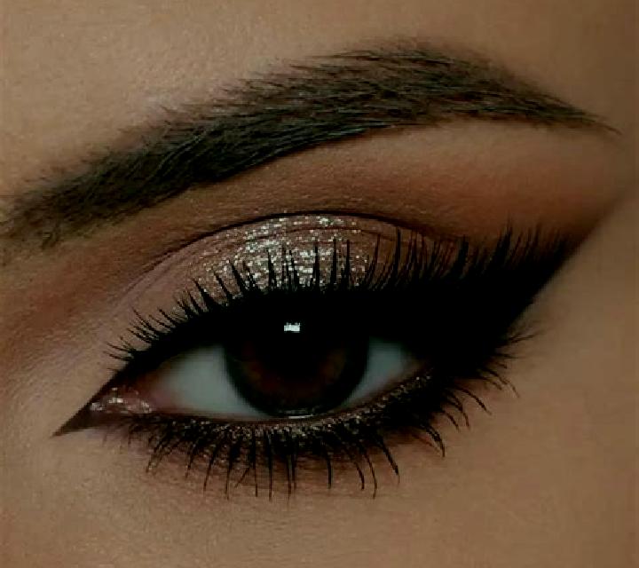 Cielo, 22, acompañante pelirroja de ojos marrones y etnia oriente medio basada en Biskra. Ofrece Experiencia de novia, Acompañante de viaje, 69. Disponible e...