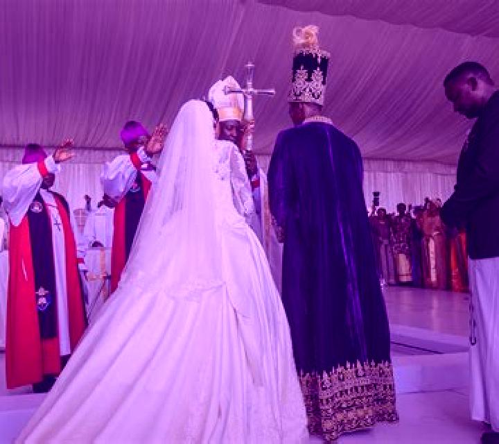 Cielo, 28, acompañante morena de ojos azules y etnia caribeña basada en Meris. Ofrece Noche completa, Tríos / dúos, Francés natural. Disponible en domicilio ...