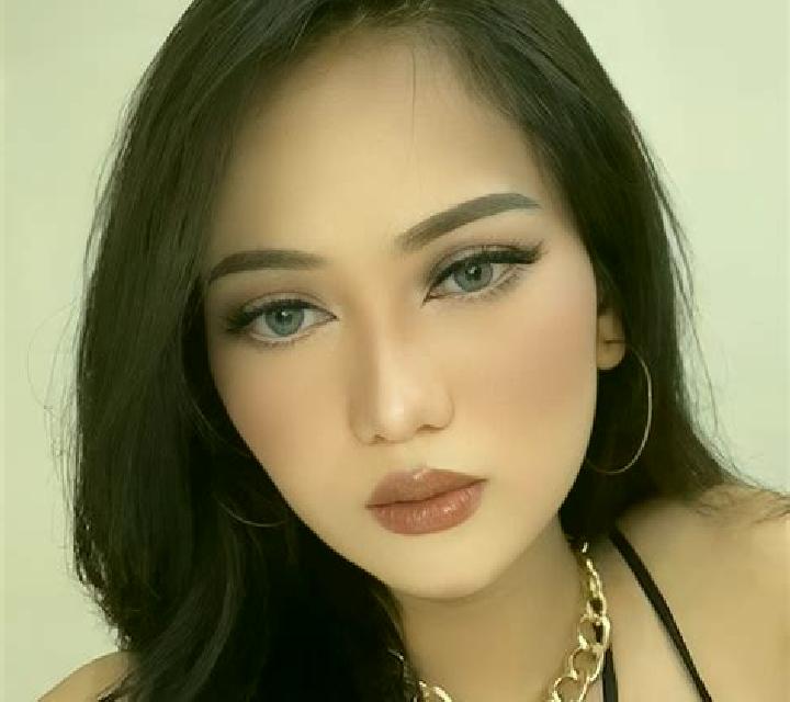 Claudia, 33 — Escort en Bodeh, Indonesia