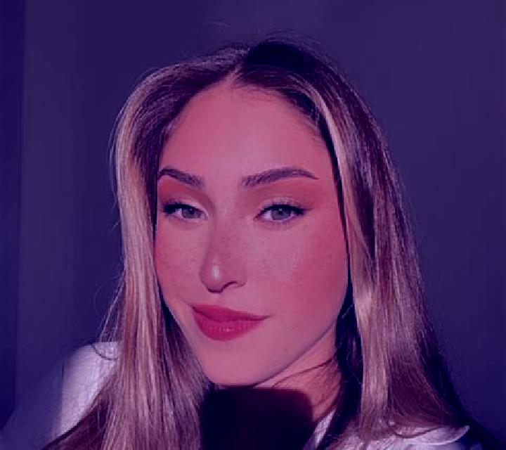 Cristina, 21 — Escort en Takbas, Turquía
