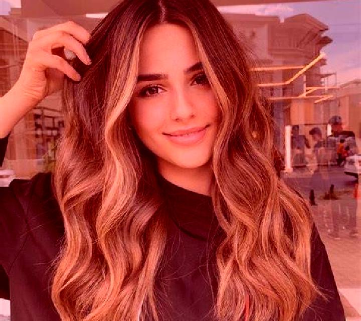 Daniela, 22, acompañante castaña de ojos ámbar y etnia mediterránea basada en Breitenburg. Ofrece Striptease, Cita de cena, GFE (Experiencia de novia), Acomp...
