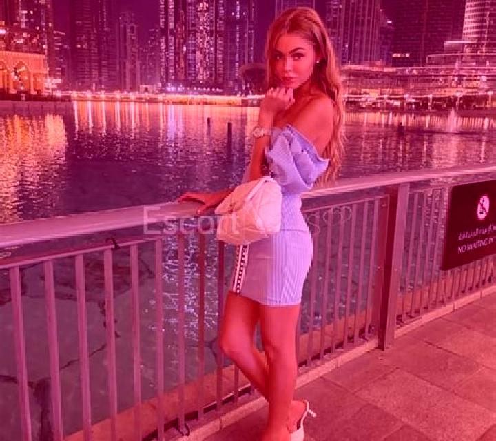 Daniela, 28, acompañante rubia de ojos verdes y etnia caribeña basada en Greenleigh. Ofrece Tríos / dúos, Francés natural, Striptease, Beso francés profundo,...