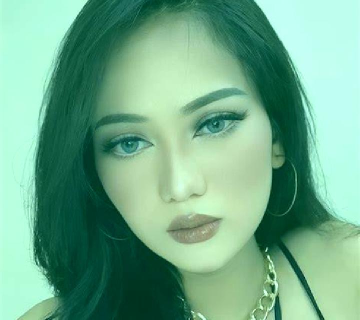 Daniela, 29 — Escort en Bodeh, Indonesia