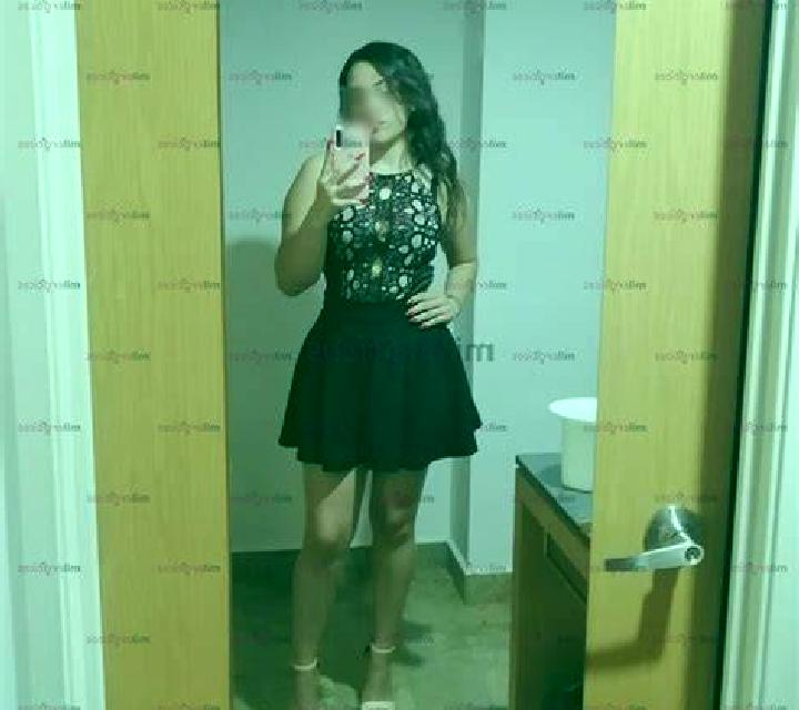 Daniela, 30, acompañante castaño claro de ojos azules y etnia negra basada en Durham. Ofrece 69, Experiencia de novia, Striptease, Acompañante de viaje, BDSM...