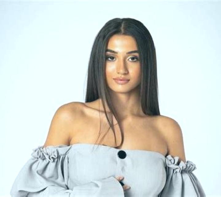 Daniela, 30 — Escort en Melicesti, Rumania