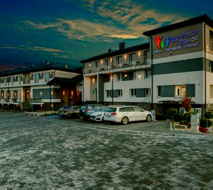 Daniela, 32, acompañante rubia platino de ojos grises y etnia mediterránea basada en Greytown. Ofrece Parejas, Dominación, Fetiche. Disponible en domicilio y...