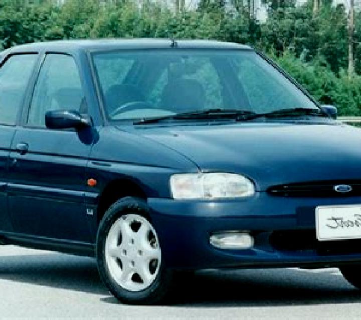 Daniela, 34, acompañante rubia platino de ojos verdes y etnia mediterránea basada en Cherac. Ofrece Cita de cena, Hasta el final (CIM), Dominación, Chica de ...