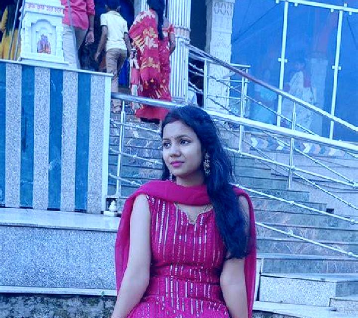 Daniela, 34 — Escort en Amlagora, India