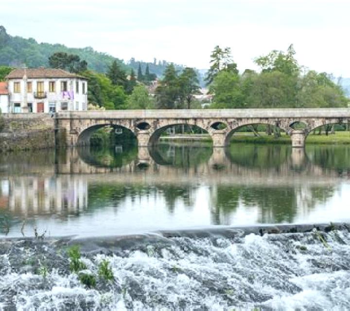 escort Arcos de Valdevez