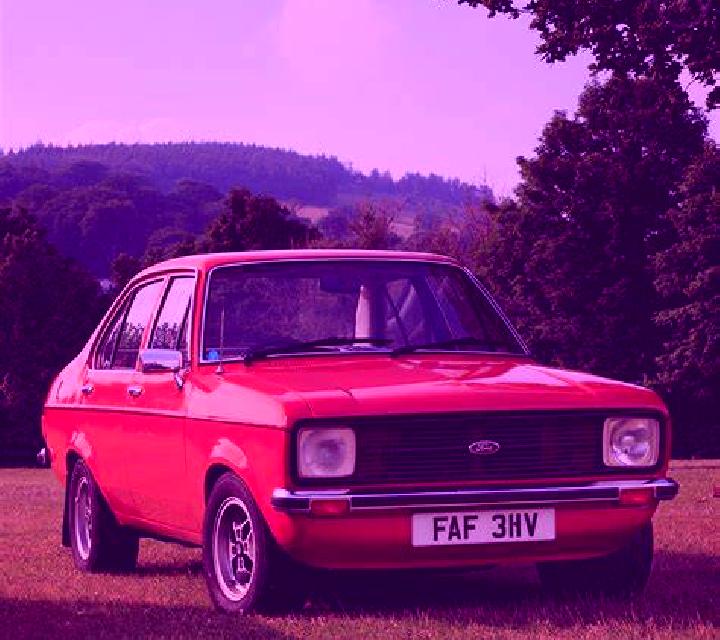 escort Cricklade