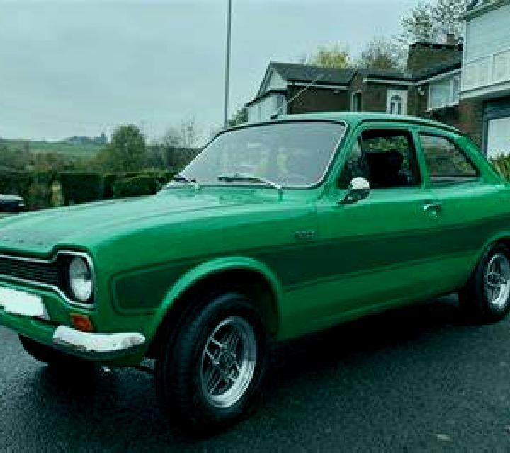 escort Garrison Green