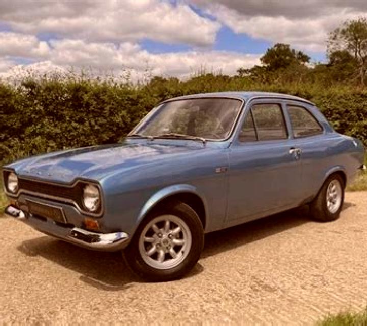 escort Hallencourt