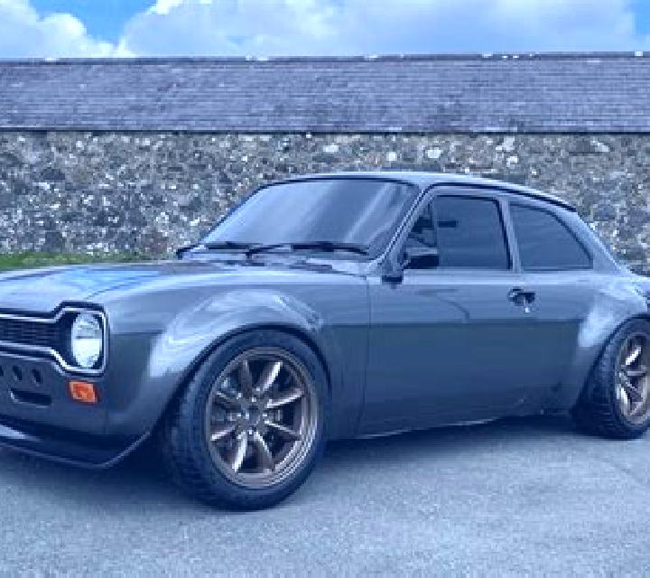 escort Nolanville