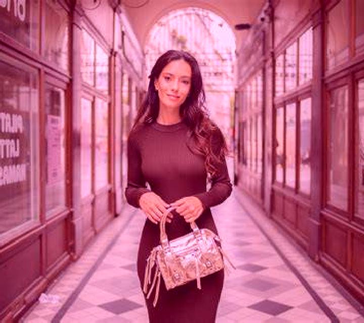 escort Paris Leona