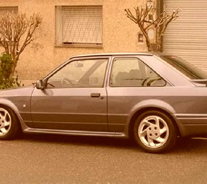 escort Peer
