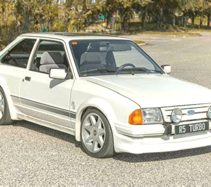 escort Sayalonga