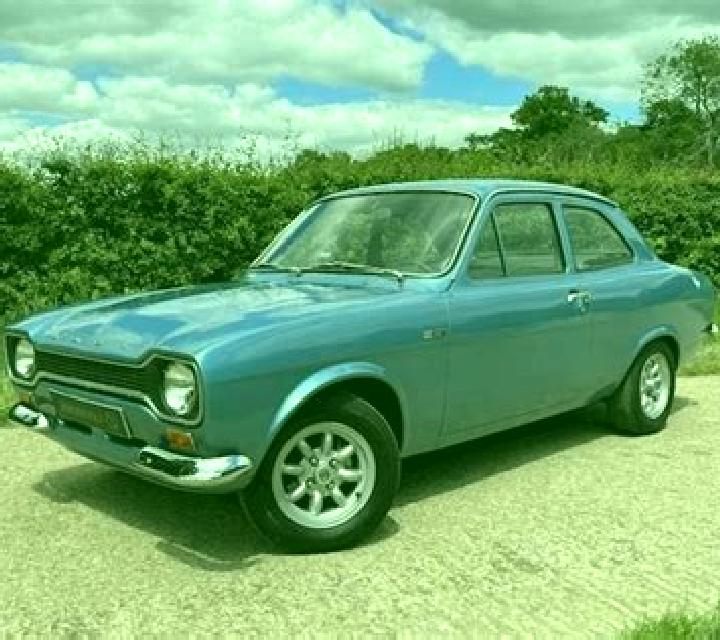 escort Tinaud