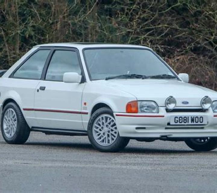 escort Tompasobaru