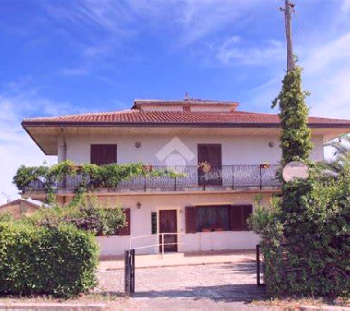 escort Villa Caldari