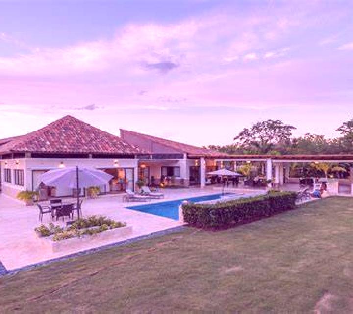 escort Villa Canas