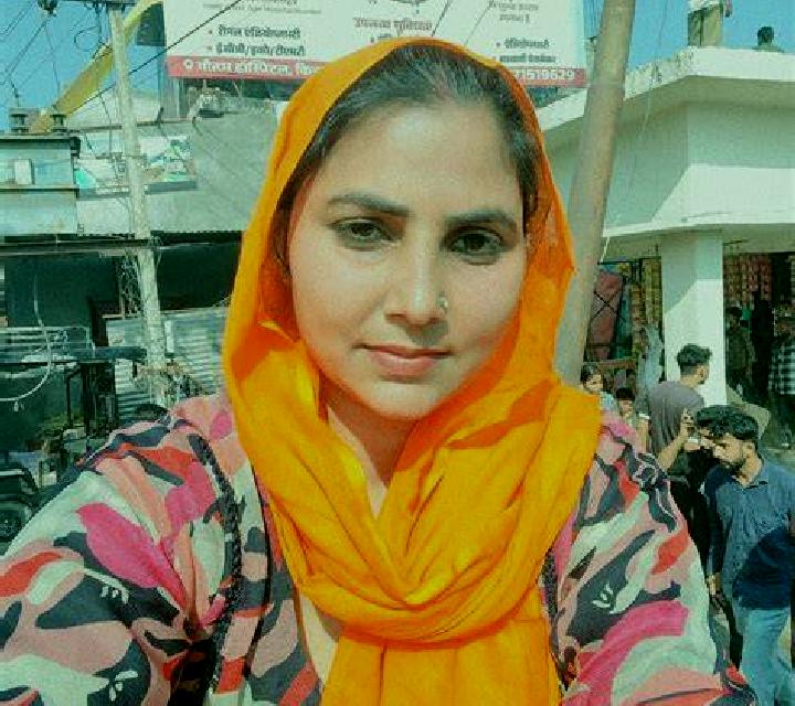 Escorts Sitarganj, India — Chicas y putas locales