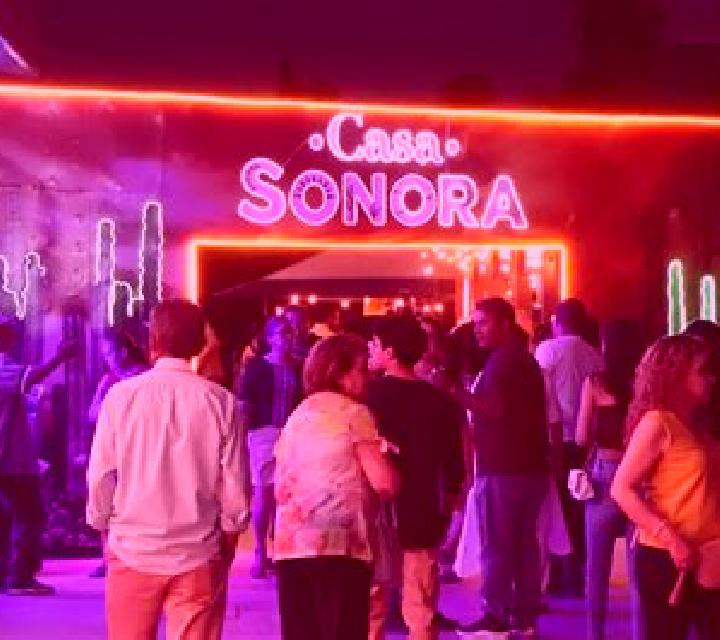 Escorts Vanlujeq, Irán — Chicas y putas locales