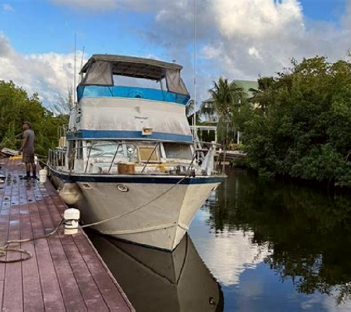 Estrella, 34 — Escort en North Sound Estates, Islas Caimán