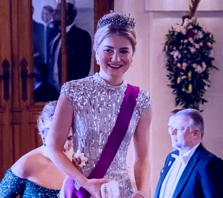 Gabriela, 29, acompañante morena de ojos verdes y etnia mezcla basada en Catacamas. Ofrece 69, Noche completa, Hasta el final (CIM), Fetiche, Masaje de próst...