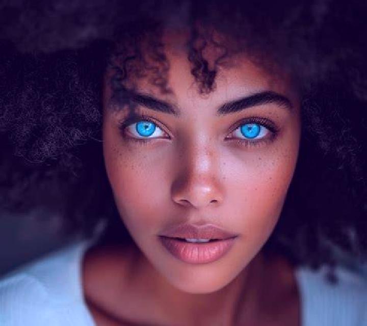 Giulia, 21, acompañante negra de ojos azules y etnia oriente medio basada en Tara. Ofrece Griego (anal), Dominación, Hasta el final (CIM). Disponible en domi...