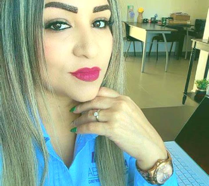 Giulia, 24 — Escort en Castleridge, Canadá