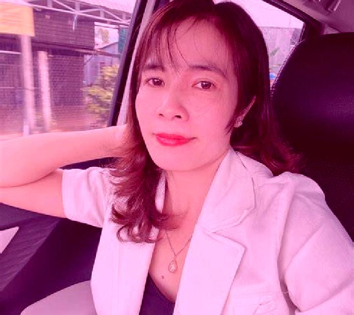 Giulia, 33, acompañante negra de ojos marrones y etnia mezcla basada en Bulaon. Ofrece 69, Juego de roles, Experiencia de novia. Disponible en domicilio y vi...