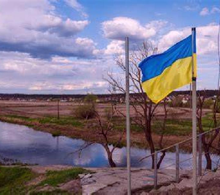 Giulia, 35, acompañante pelirroja de ojos ámbar y etnia oriente medio basada en Aurons. Ofrece 69, Cita de cena, BDSM, Parejas, Masaje erótico. Disponible en...