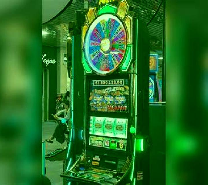 Giulia, 37, acompañante rubia de ojos azules y etnia europea basada en Kovarov. Ofrece Griego (anal), Masaje erótico, Hasta el final (CIM). Disponible en dom...