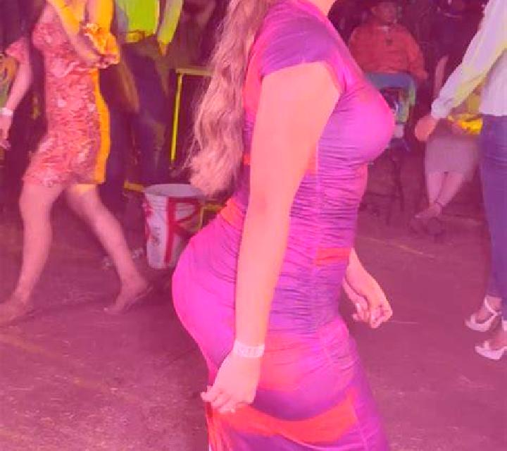 Giulia, 39, acompañante pelirroja de ojos verdes y etnia oriente medio basada en Earlsboro. Ofrece Masaje, Hasta el final (CIM), Beso francés profundo, Strip...