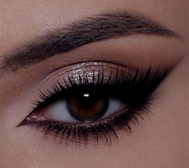 Jade, 23, acompañante pelirroja de ojos marrones y etnia caucásica basada en Casekow. Ofrece Tríos / dúos, Striptease, Noche completa. Disponible en domicili...