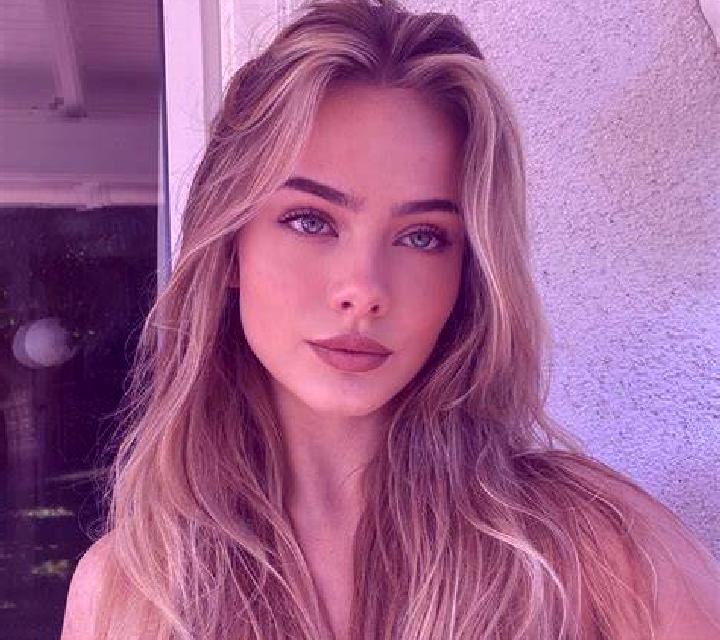Jade, 25, acompañante rubia platino de ojos verdes y etnia mezcla basada en Hanson. Ofrece Striptease, Francés natural, Dominación. Disponible en domicilio y...