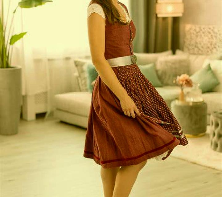 Julia, 27 — Escort en Barberi, Italia