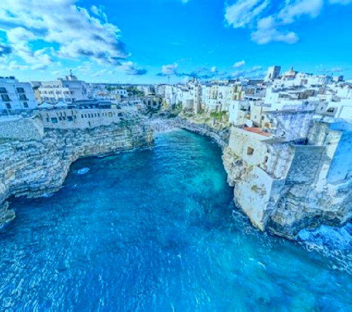 Julia, 28 — Escort en Cogliate, Italia