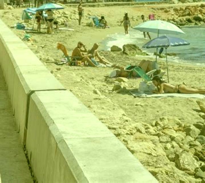 Julia, 30 — Escort en Muro, España