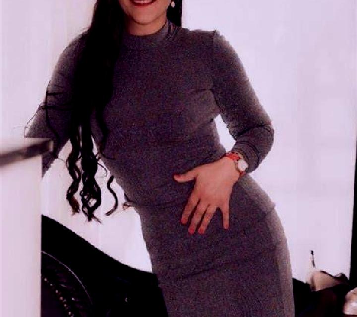 Julia, 31, acompañante rubia platino de ojos verdes y etnia mezcla basada en Ako. Ofrece BDSM, Acompañante de viaje, Beso francés profundo, Noche completa. D...