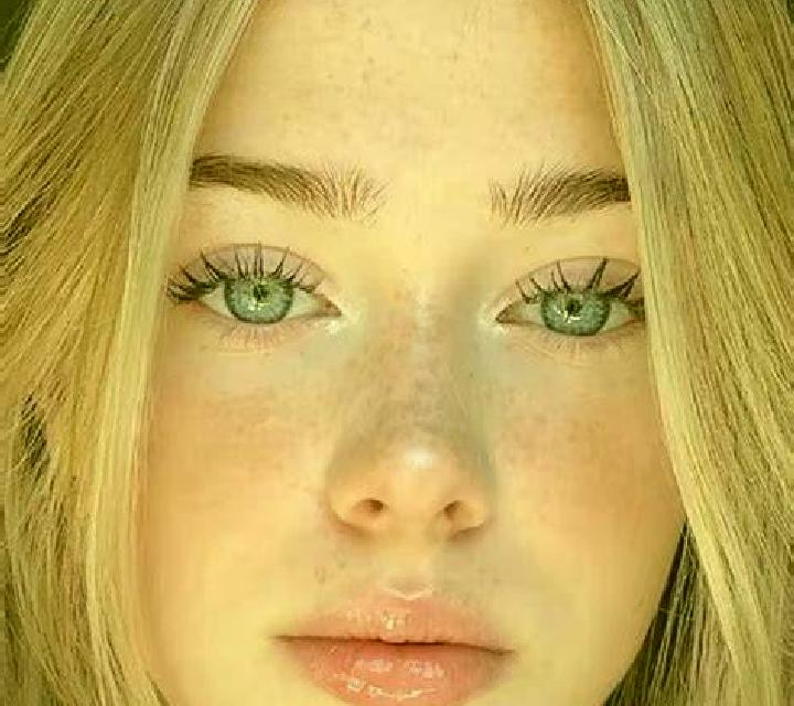Julia, 33, acompañante rubia de ojos grises y etnia mezcla basada en Davoli. Ofrece Tantra, Masaje erótico, Francés natural, Noche completa. Disponible en do...