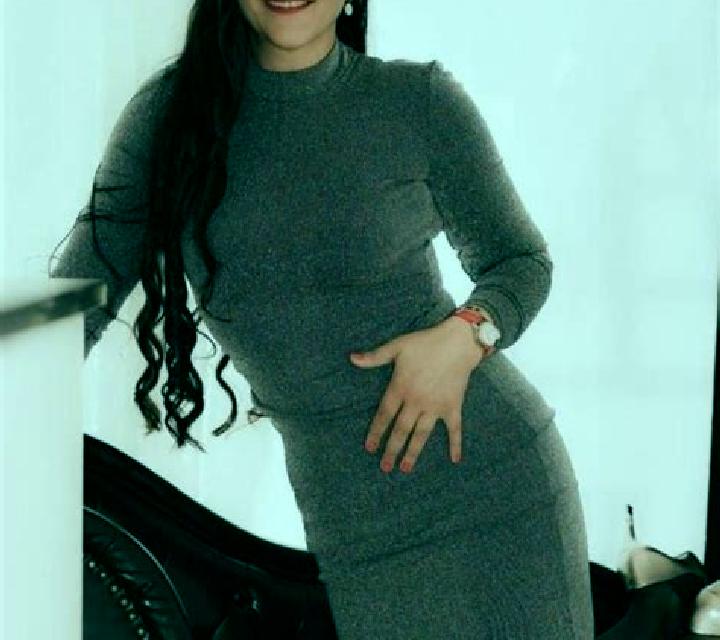 Julia, 38, acompañante rubia platino de ojos ámbar y etnia india basada en Nava. Ofrece Juego de roles, Striptease, Chica de fiesta. Disponible en domicilio ...