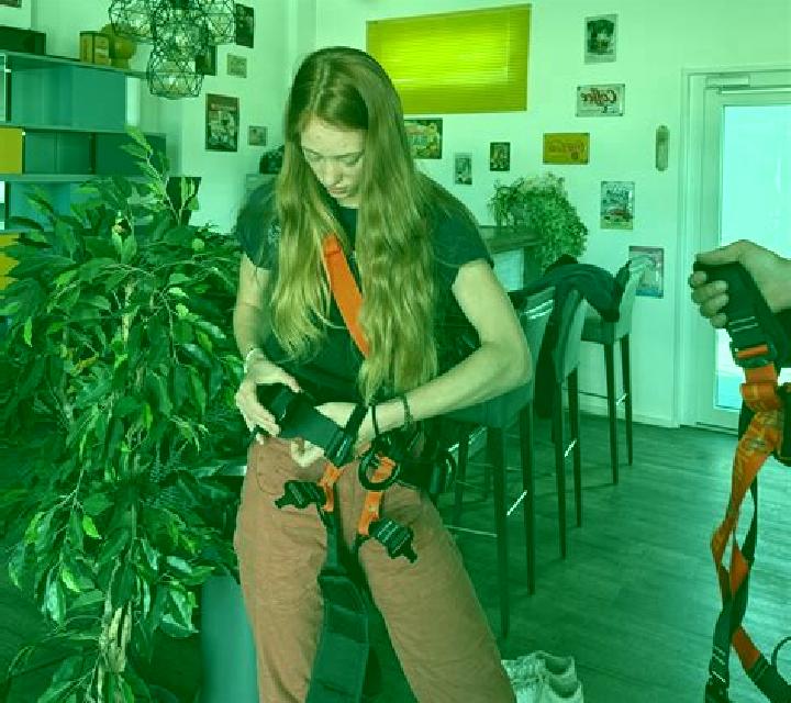 Laia, 34, acompañante pelirroja de ojos grises y etnia india basada en Biberbach. Ofrece Francés natural, Beso francés profundo, Fetiche, Masaje de próstata....